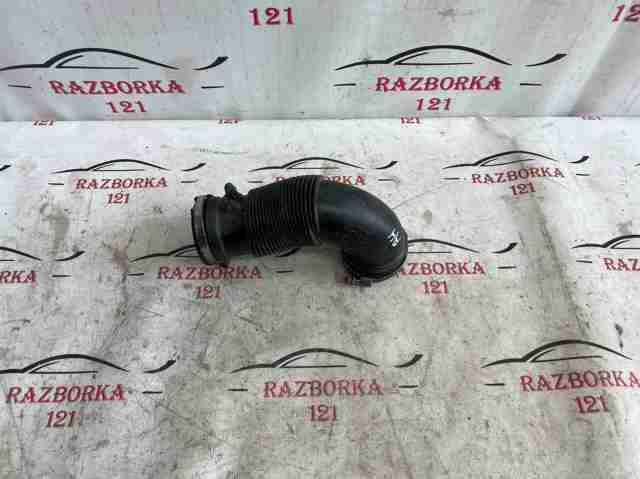 Патрубок повітряний, вихід повітряного фільтра 06L129629A VAG