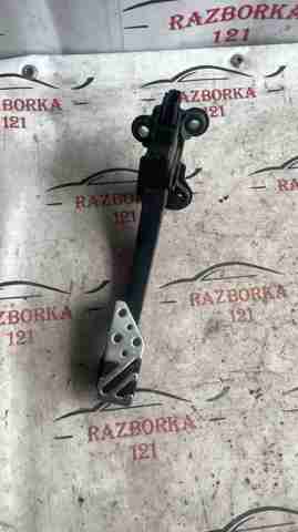 Підаль газу 1600A104 MITSUBISHI