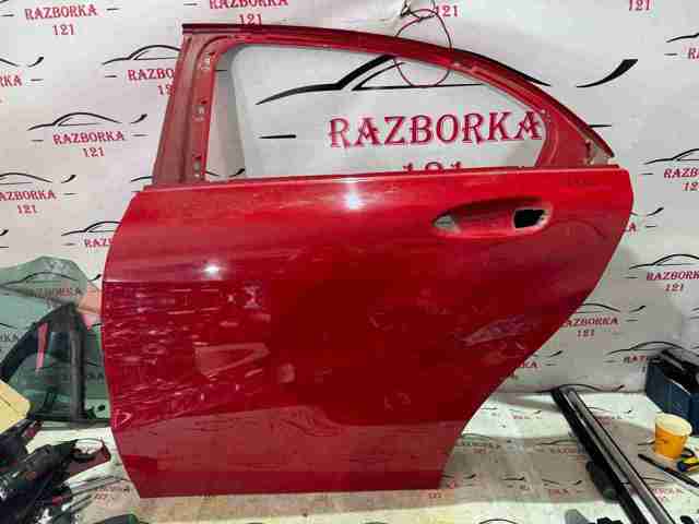Двері задні 1767300105 MERCEDES