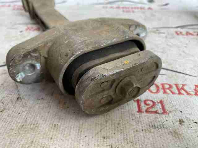 Передня опора двигуна 219502S000 HYUNDAI