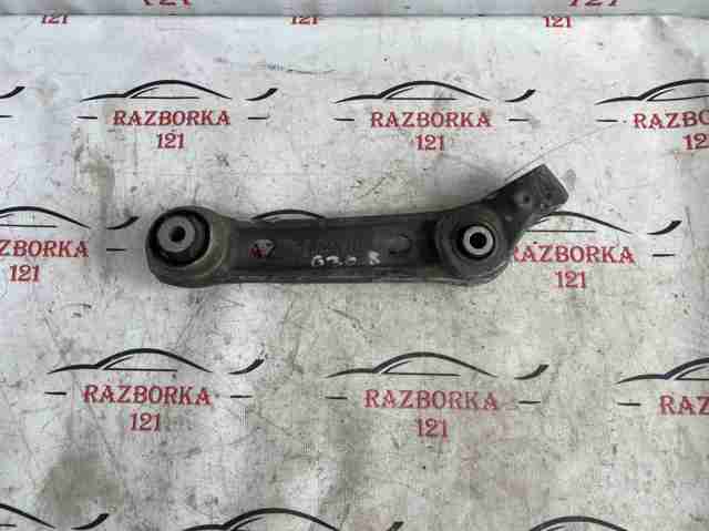 Правий важіль передній нижній підвіски 31106861182 BMW