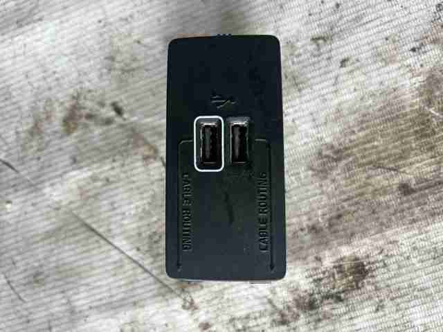 USB-розгалужувач 31407038 VOLVO