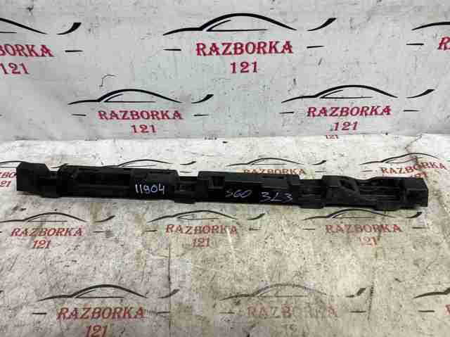 Кронштейн зовнішньої накладки лівого порога 31448920 VOLVO