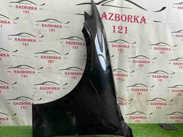 Переднє ліве крило 31468170 VOLVO