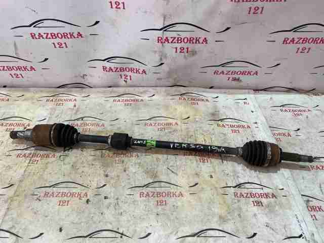 Привід правий 391009EK0A NISSAN