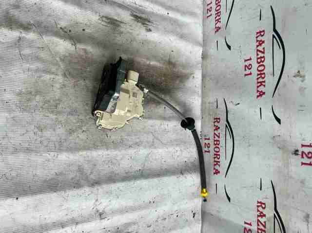 Замок задніх дверей, лівих 4G0839015F VAG