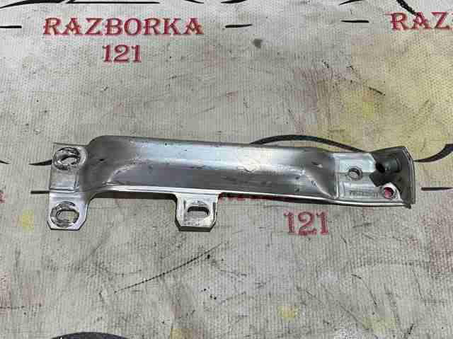 Кронштейн бампера переднього, правий 51117158894 BMW