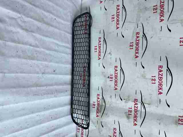 Решітка переднього бампера, центральна 531120T010 TOYOTA