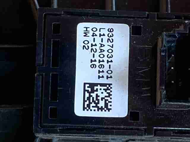 Кнопка підйомника переднього правого скла 61319327031 BMW