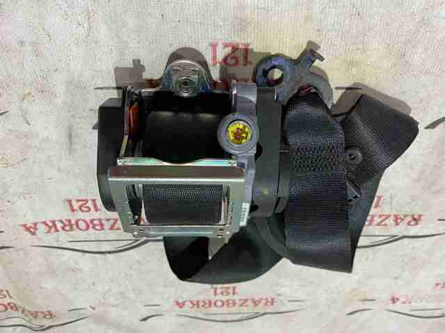 Ремені безпеки 72117241748 BMW