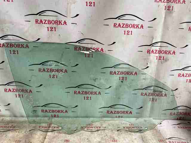Скло передніх дверей, правих 80A845202A VAG