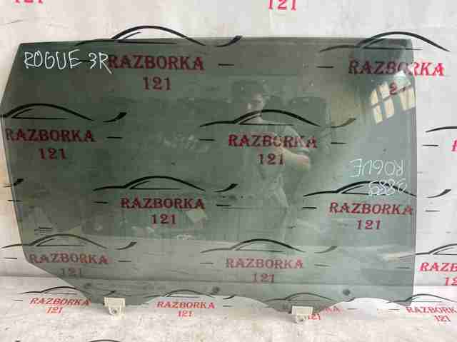 Скло задніх дверей, правих 823005HA0B NISSAN