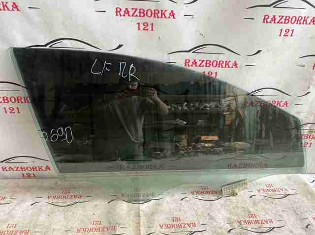 Скло передньої правої двері 82420C2000 HYUNDAI