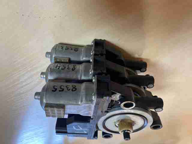 Мотор склопідйомника водійських дверей 82450C1010 HYUNDAI