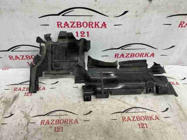 Повітропровід / дефлектор радіатора, верхній 8W0121283BS VAG