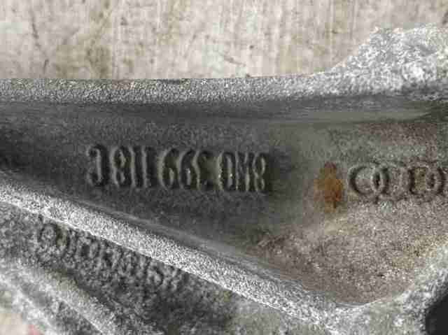 Кронштейн подушки коробки передач 8W0399118C VAG