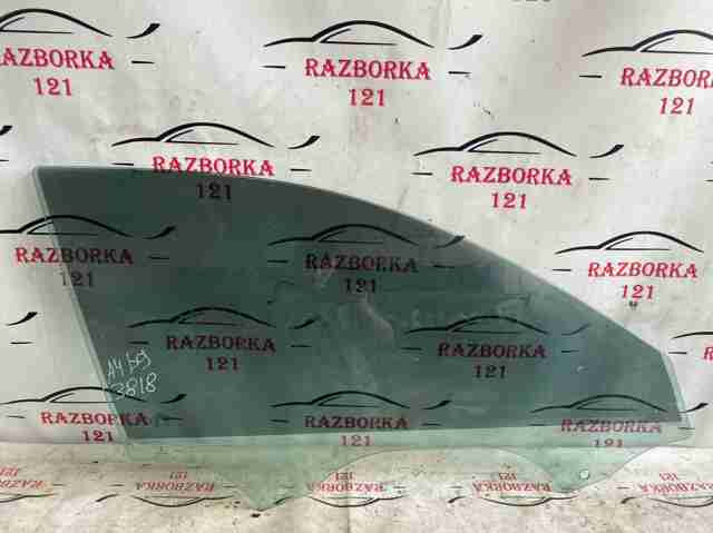 Скло передніх дверей, правих 8W0845202 VAG