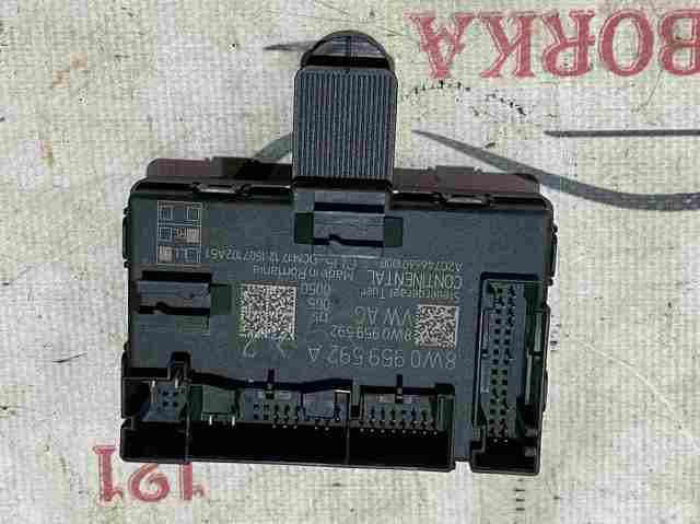 Блок комфорту передніх дверей 8W0959592A VAG