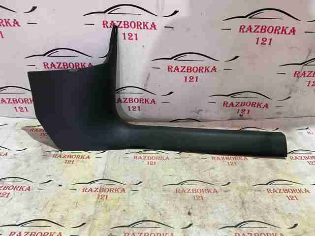 Обшивка стійки кузова внутрішня, передня права 8W1867272A VAG
