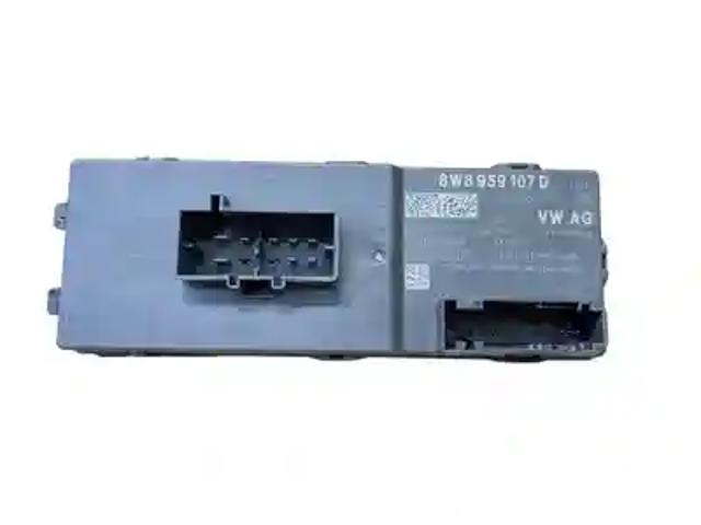 Модуль керування (ЕБУ) відкриття кришки багажника/ двері 3-ї (5-ї) 8W8959107D VAG