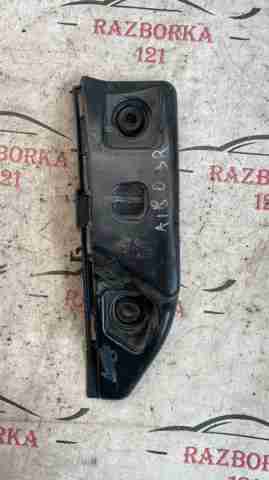 Кронштейн бампера заднього, правий A1768850265 MERCEDES