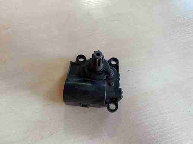 Двигун заслінки печі D332JY9AA05 HYUNDAI