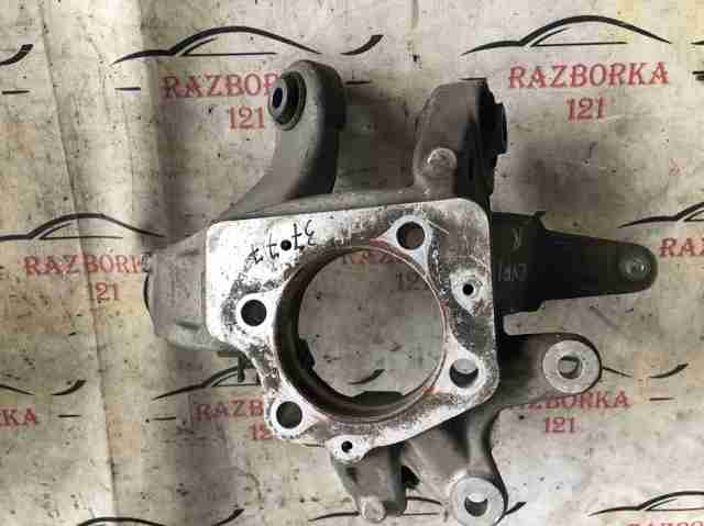 Цапфа поворотна права DB5Z5B758B FORD