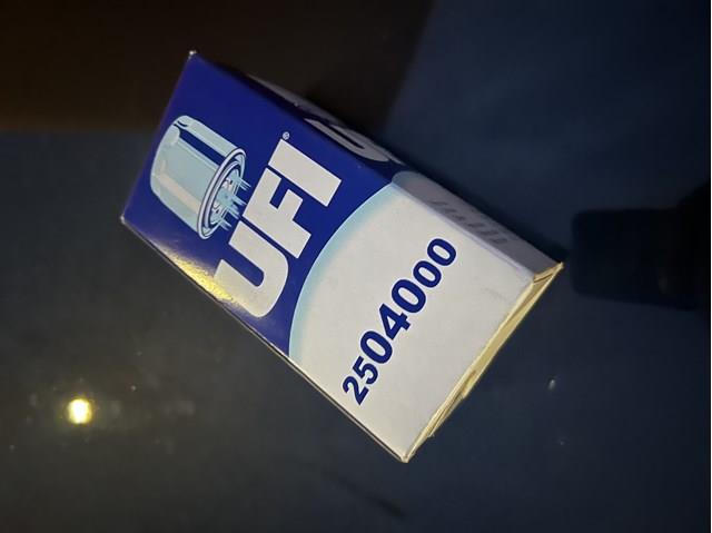 Фільтр масляний 2504000 UFI