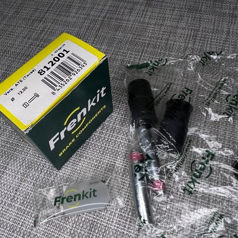 Ремкомплект суппорта гальмівного, переднього 812001 FRENKIT
