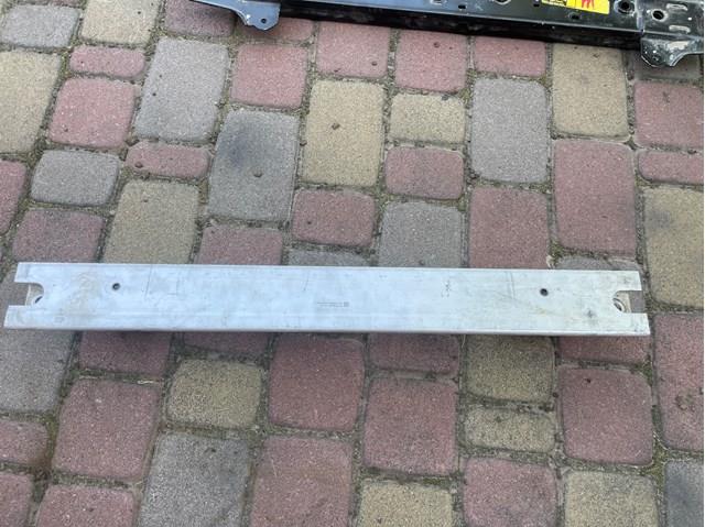 Підсилювач передньої ніші багажника 151849500B TESLA