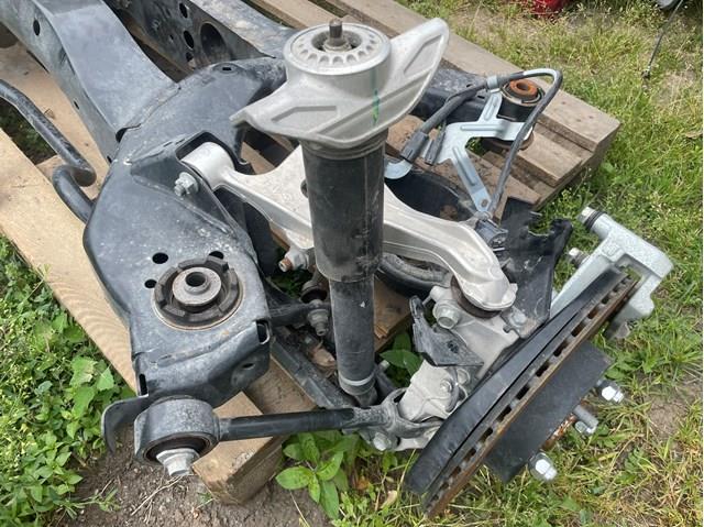 Кулак поворотний правий 3770A108 MITSUBISHI