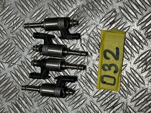 Форсунка паливна 04E906036E VAG