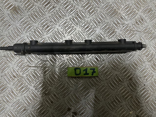Рампа форсунок системи упорскування палива 06G133317B VAG