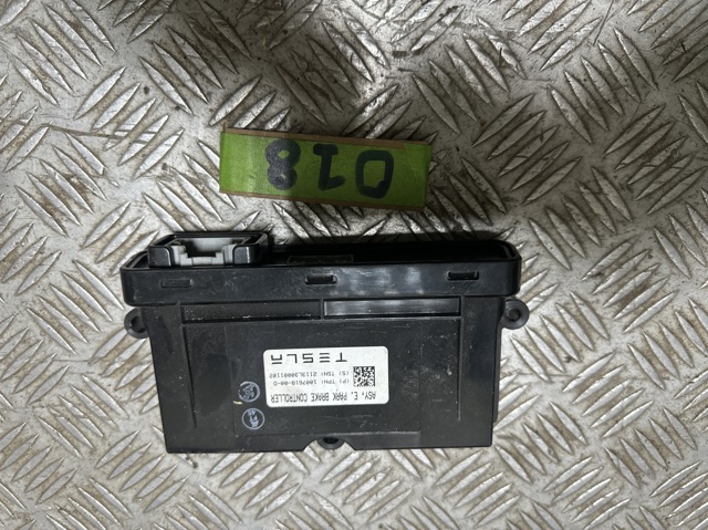 Блок стоянкового гальма 100761800D Tesla Model