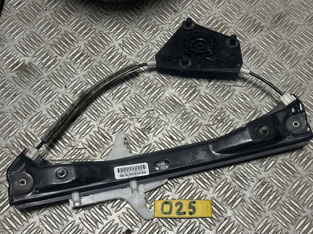 Склопідйомник задніх правих дверей 5C6839462B VAG