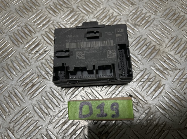 Блок комфорту передніх дверей 5Q0959592B VAG