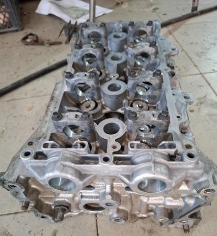 Головка блоку в зборі c распредвалами 11040EE000 NISSAN
