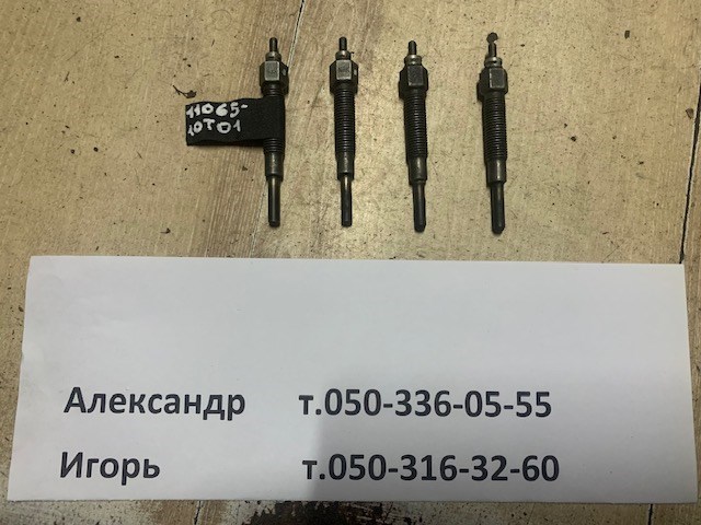 Свічки розжарювання 1106510T01 NISSAN