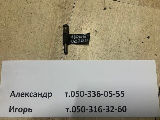 Свіча накалу 11065V0700 NISSAN