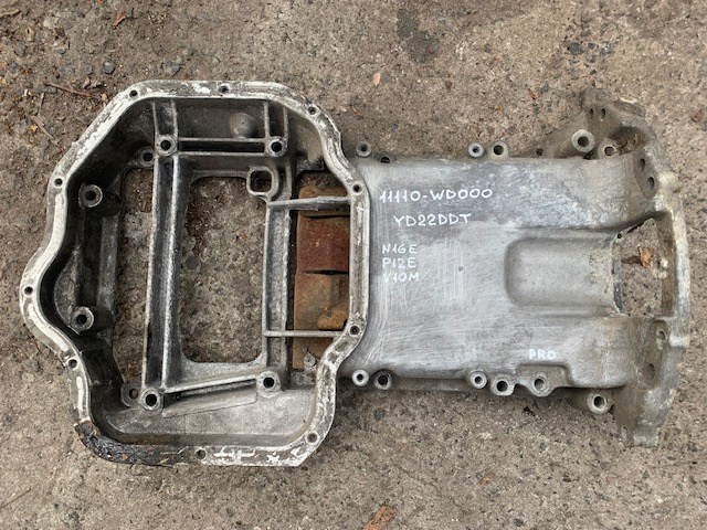 Піддон масляний картера двигуна, верхня частина 11110WD000 NISSAN
