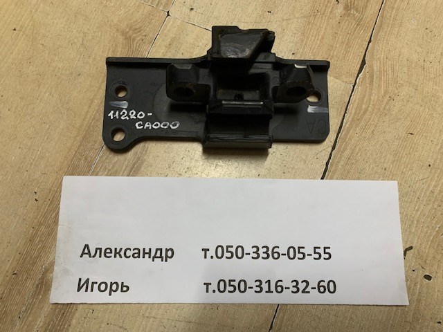 Ліва опора двигуна 11220CA000 NISSAN