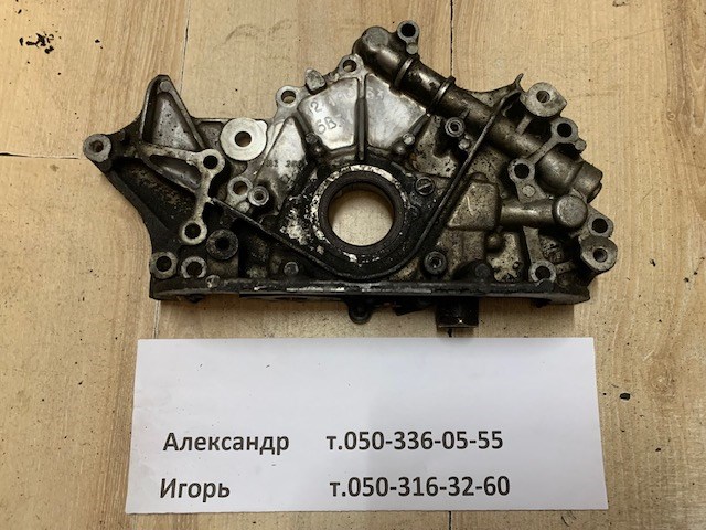 Насос маслозакачуючий 1211A033 MITSUBISHI