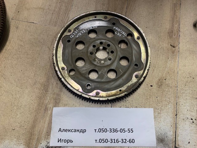 Маховик двигуна 12331CA000 NISSAN