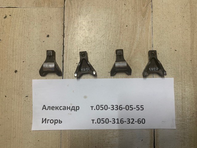 Рокер 1325753J03 NISSAN