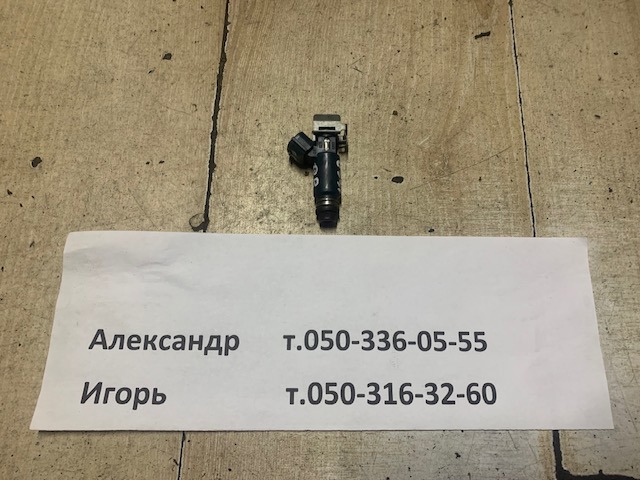 Форсунка вприску палива 166008J010 NISSAN