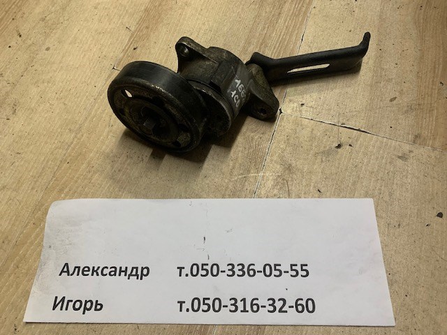 Натягувач приводного ременя 1662027021 TOYOTA