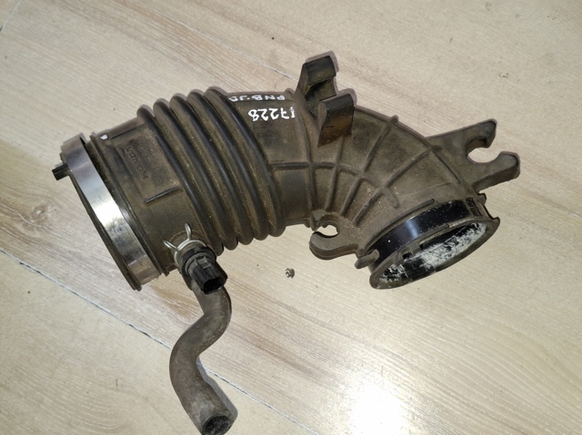 Патрубок повітряний, вихід повітряного фільтра 17228PNBJ00 HONDA