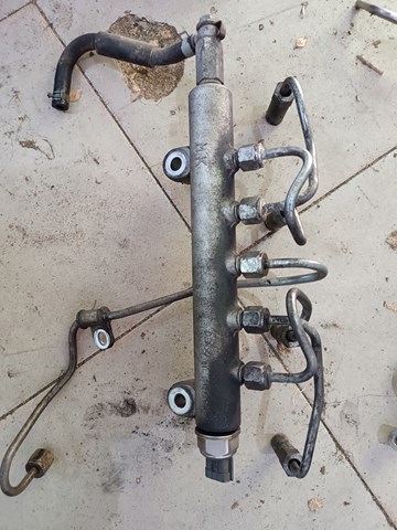 Паливна рампа 17520EB30C NISSAN