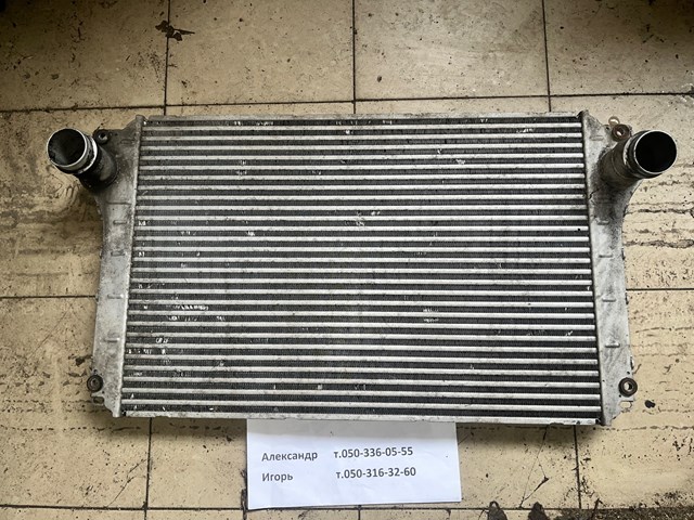 Радіатор інтеркулера 179400R010 TOYOTA