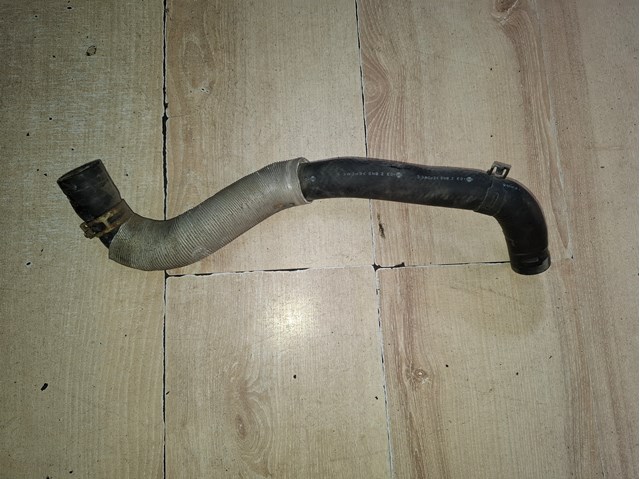 Патрубок системи охолодження 21501AX800 NISSAN